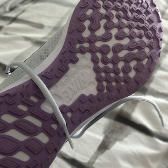 Brand new Nike, never worn - Picture 2 of 5